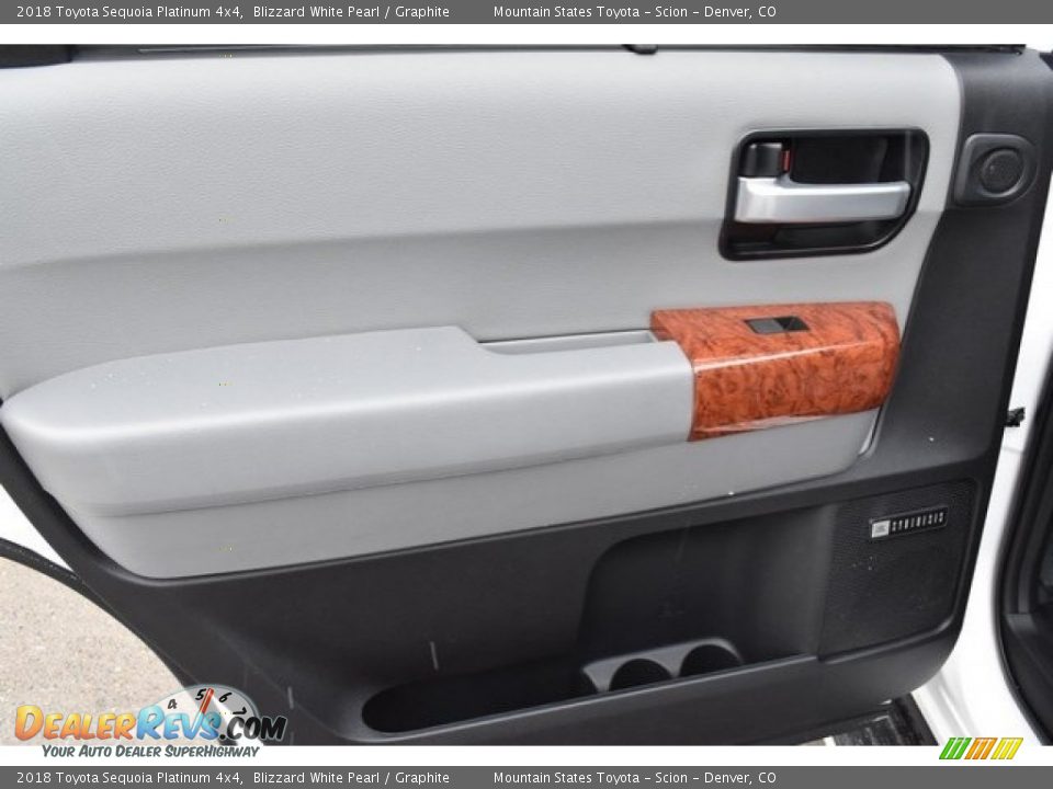2018 Toyota Sequoia Platinum 4x4 Blizzard White Pearl / Graphite Photo #26