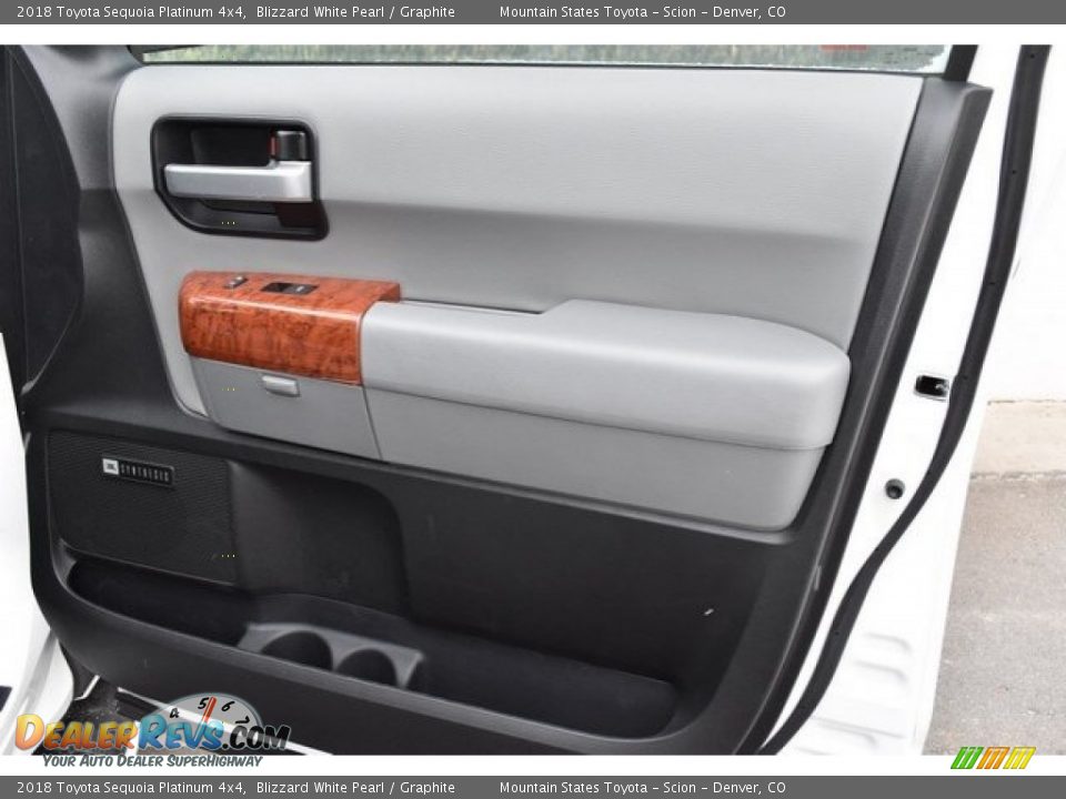 2018 Toyota Sequoia Platinum 4x4 Blizzard White Pearl / Graphite Photo #27