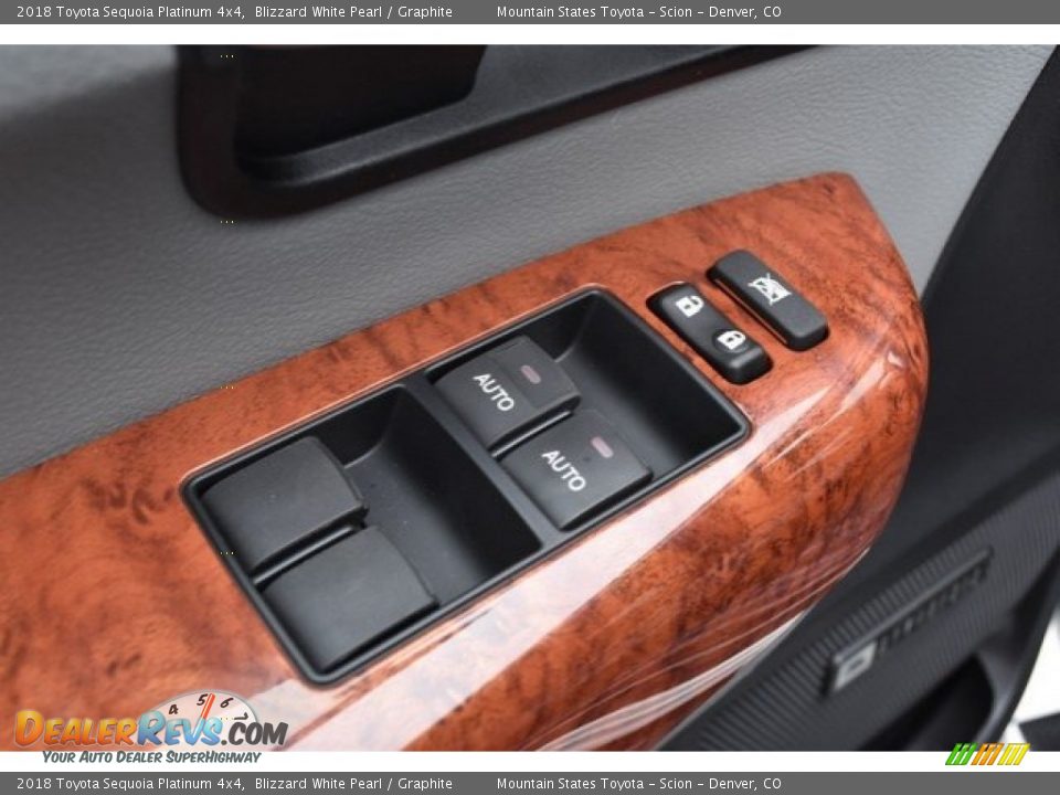 2018 Toyota Sequoia Platinum 4x4 Blizzard White Pearl / Graphite Photo #29