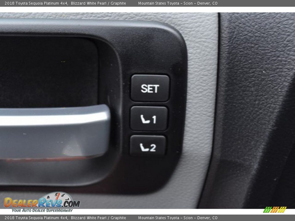 2018 Toyota Sequoia Platinum 4x4 Blizzard White Pearl / Graphite Photo #30