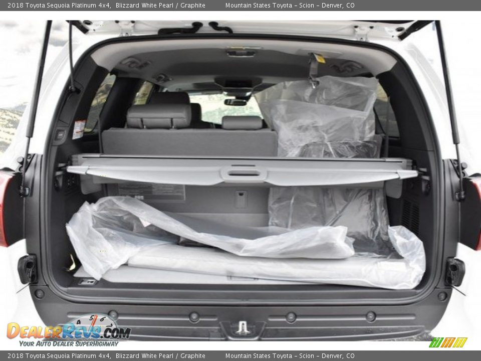 2018 Toyota Sequoia Platinum 4x4 Blizzard White Pearl / Graphite Photo #34