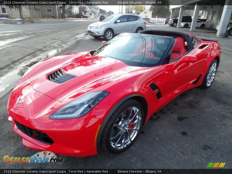 Front 3/4 View of 2019 Chevrolet Corvette Grand Sport Coupe Photo #2