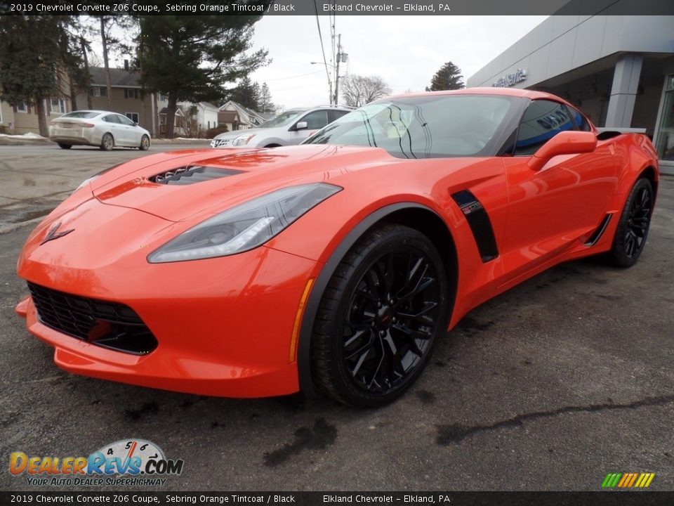 Front 3/4 View of 2019 Chevrolet Corvette Z06 Coupe Photo #3