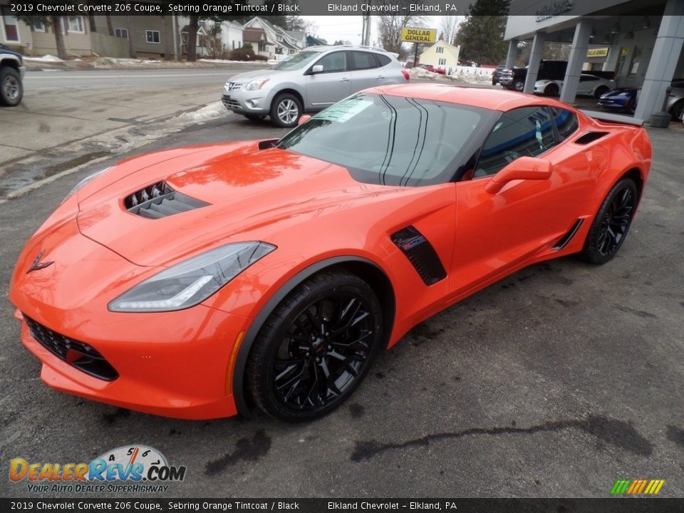 Front 3/4 View of 2019 Chevrolet Corvette Z06 Coupe Photo #12