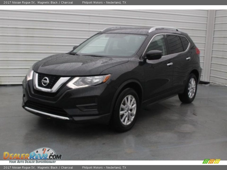2017 Nissan Rogue SV Magnetic Black / Charcoal Photo #3