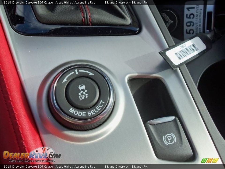 2018 Chevrolet Corvette Z06 Coupe Arctic White / Adrenaline Red Photo #32
