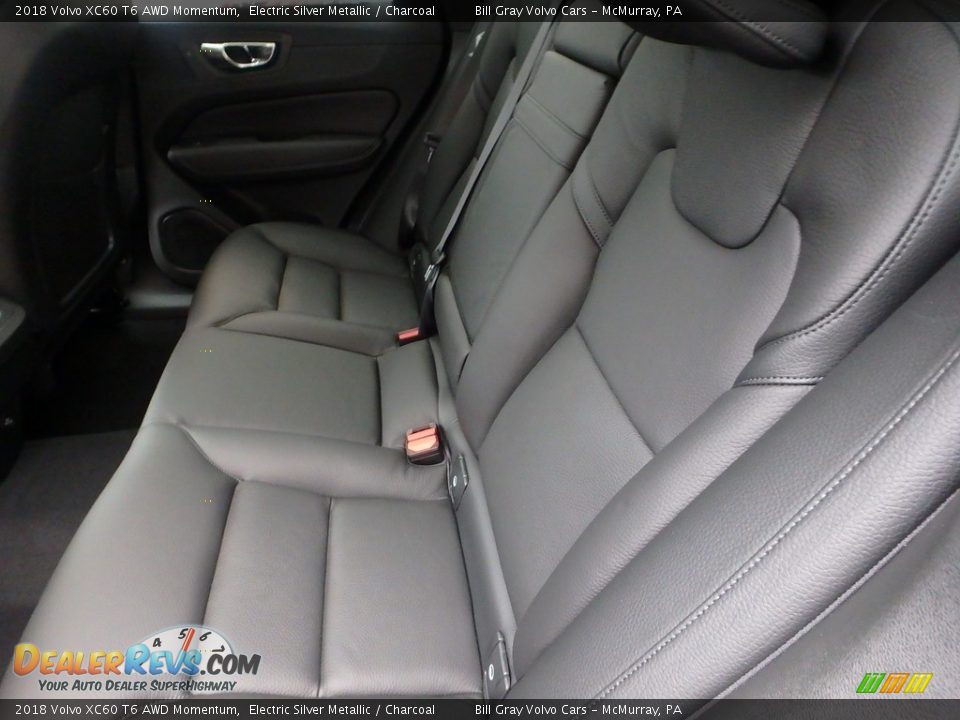 2018 Volvo XC60 T6 AWD Momentum Electric Silver Metallic / Charcoal Photo #8