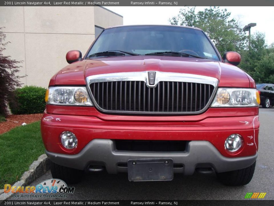 2001 Lincoln Navigator 4x4 Laser Red Metallic / Medium Parchment Photo #2