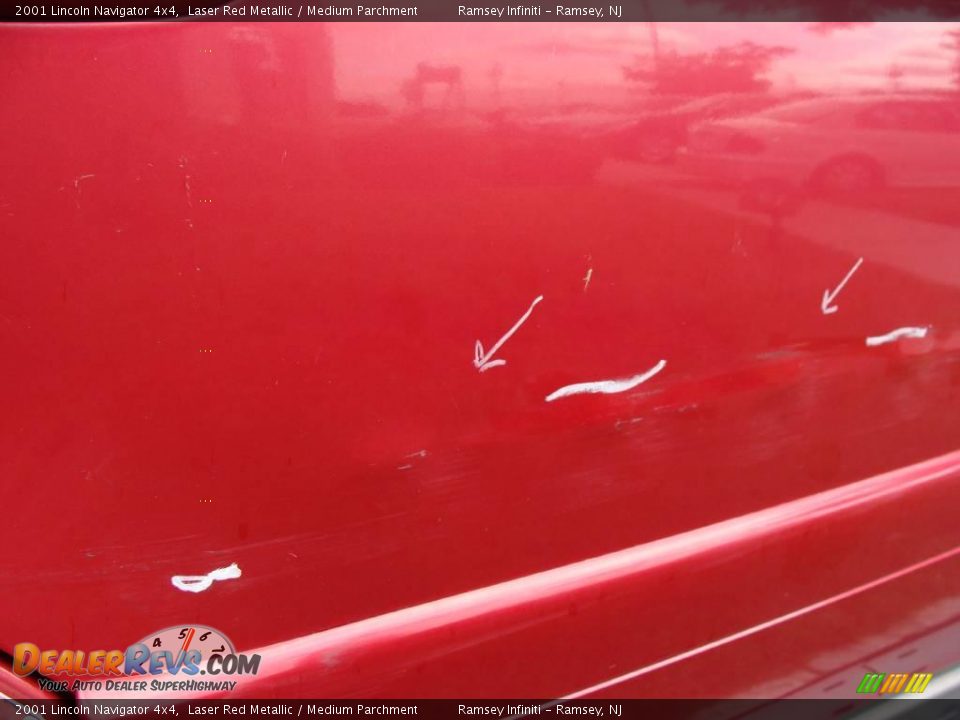 2001 Lincoln Navigator 4x4 Laser Red Metallic / Medium Parchment Photo #9