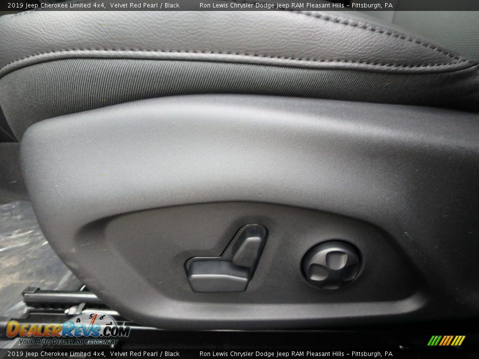 2019 Jeep Cherokee Limited 4x4 Velvet Red Pearl / Black Photo #15