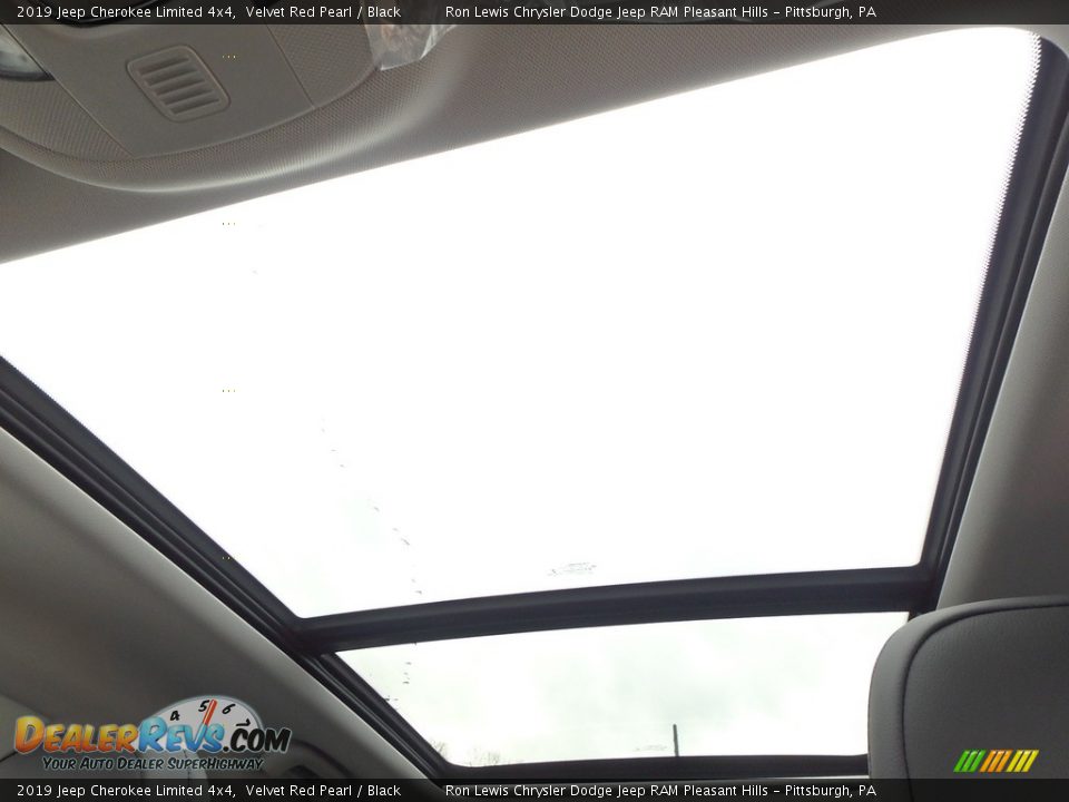 2019 Jeep Cherokee Limited 4x4 Velvet Red Pearl / Black Photo #16