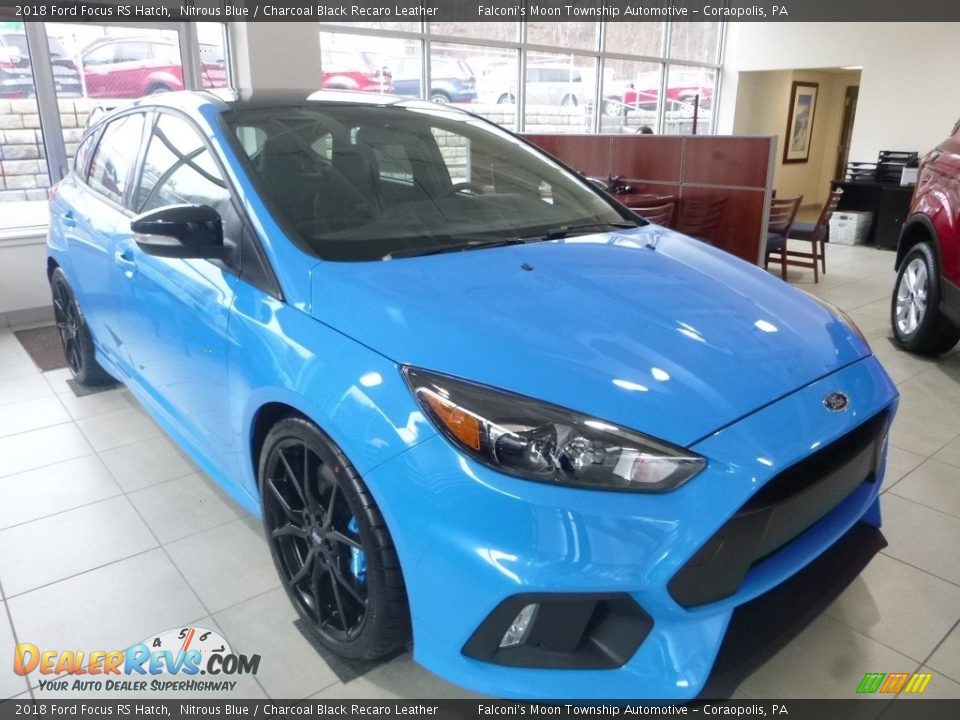 Front 3/4 View of 2018 Ford Focus RS Hatch Photo #4