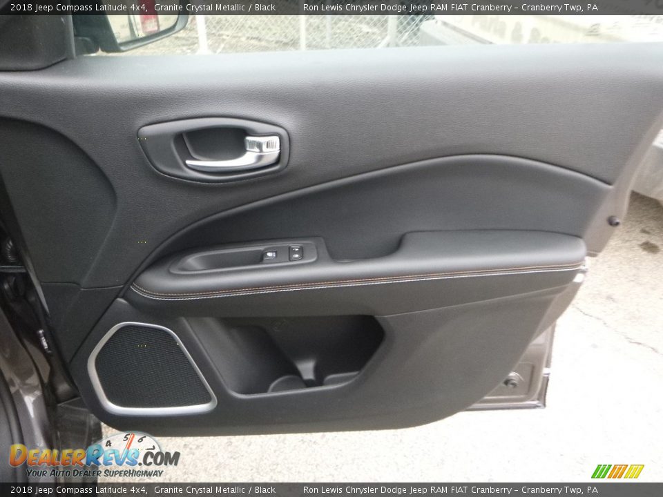 2018 Jeep Compass Latitude 4x4 Granite Crystal Metallic / Black Photo #12