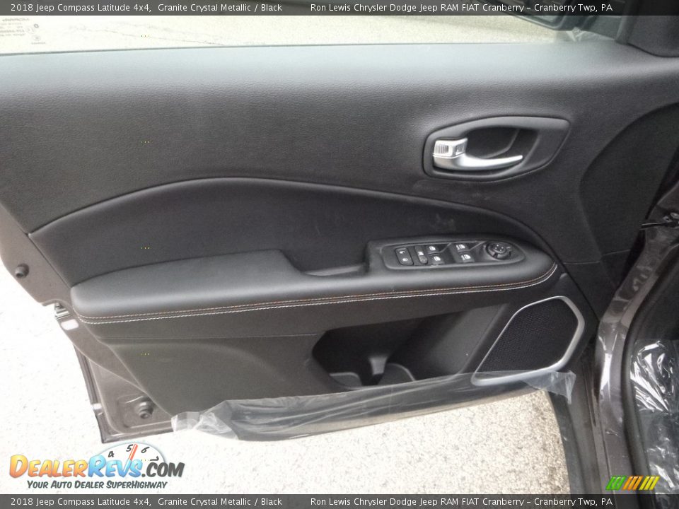 2018 Jeep Compass Latitude 4x4 Granite Crystal Metallic / Black Photo #13