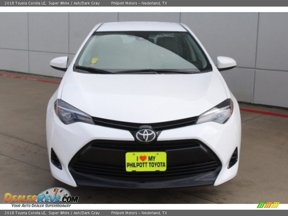 2018 Toyota Corolla LE Super White / Ash/Dark Gray Photo #2