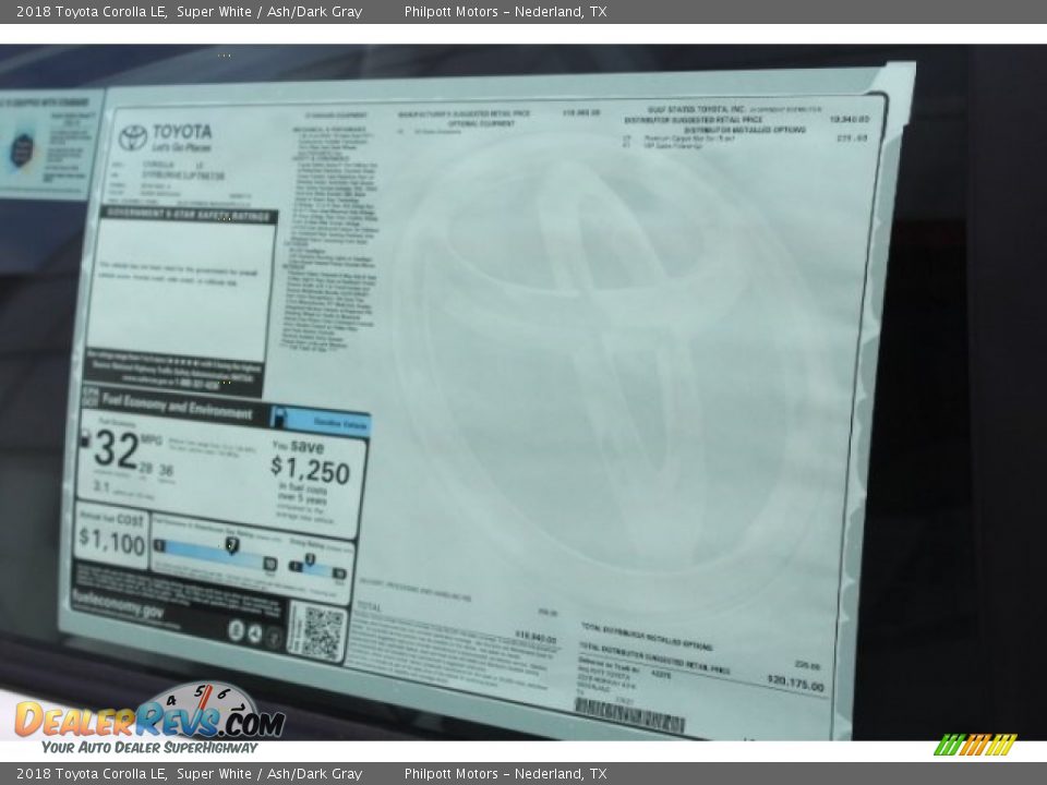 2018 Toyota Corolla LE Super White / Ash/Dark Gray Photo #11