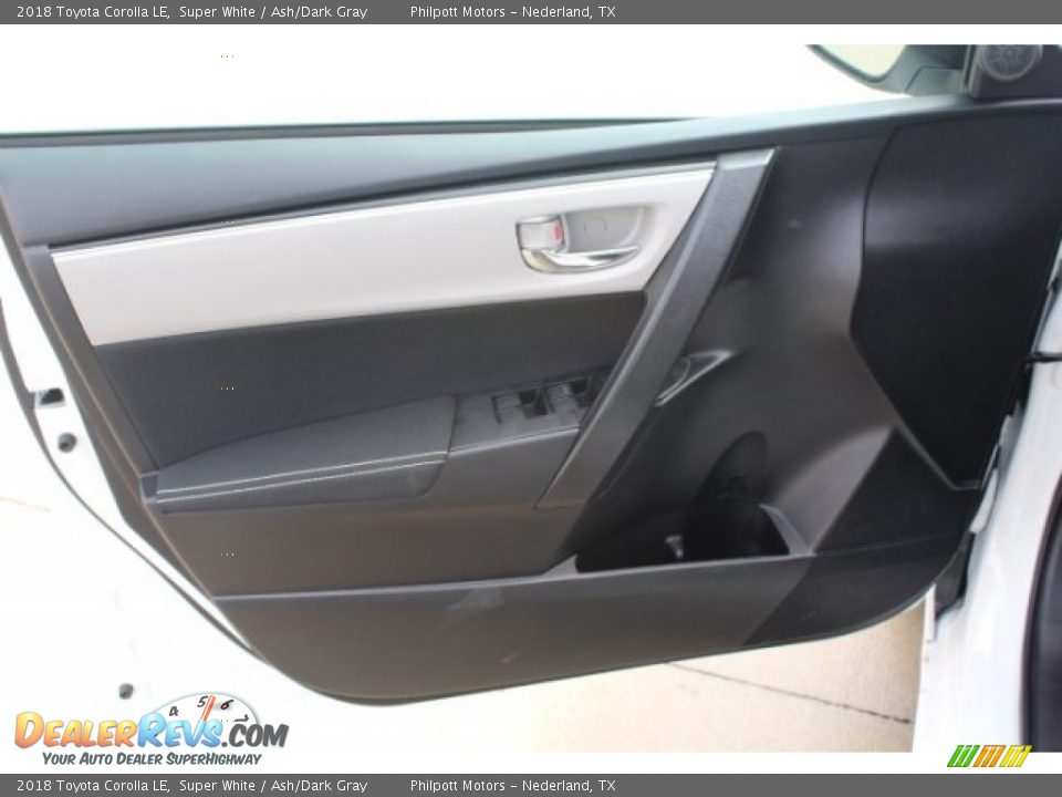 2018 Toyota Corolla LE Super White / Ash/Dark Gray Photo #12