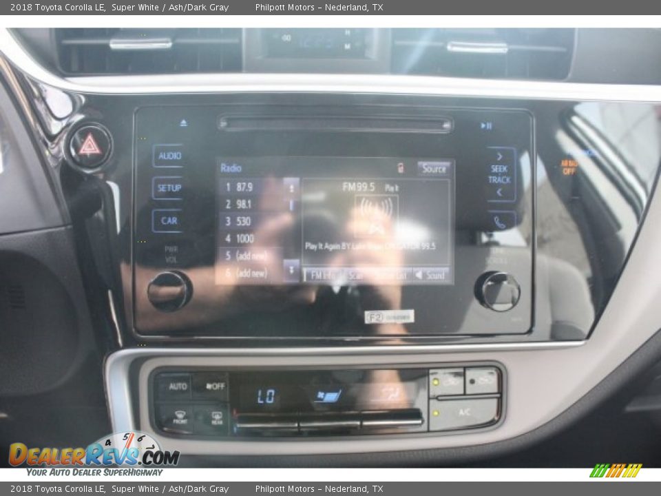 2018 Toyota Corolla LE Super White / Ash/Dark Gray Photo #16
