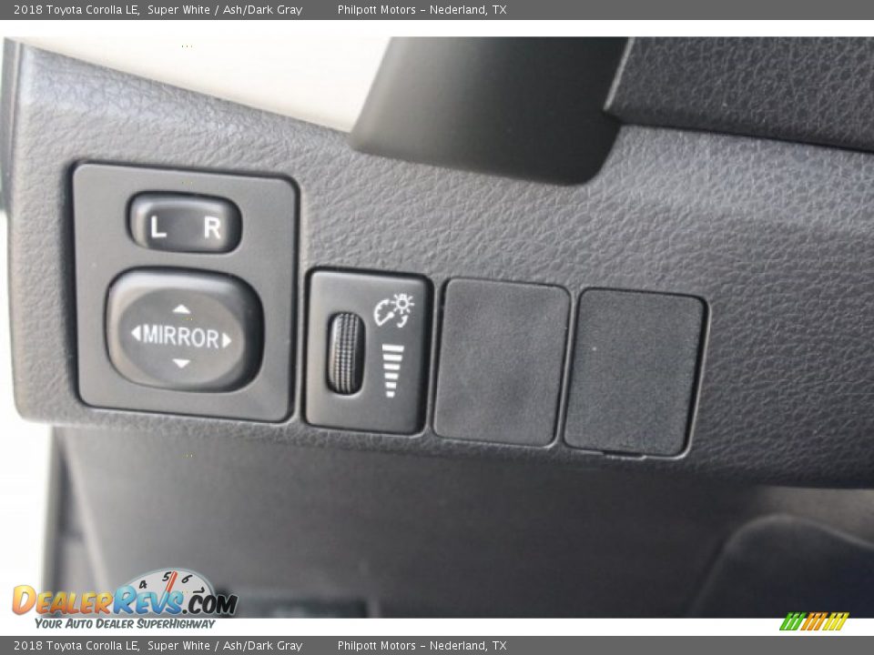 2018 Toyota Corolla LE Super White / Ash/Dark Gray Photo #21