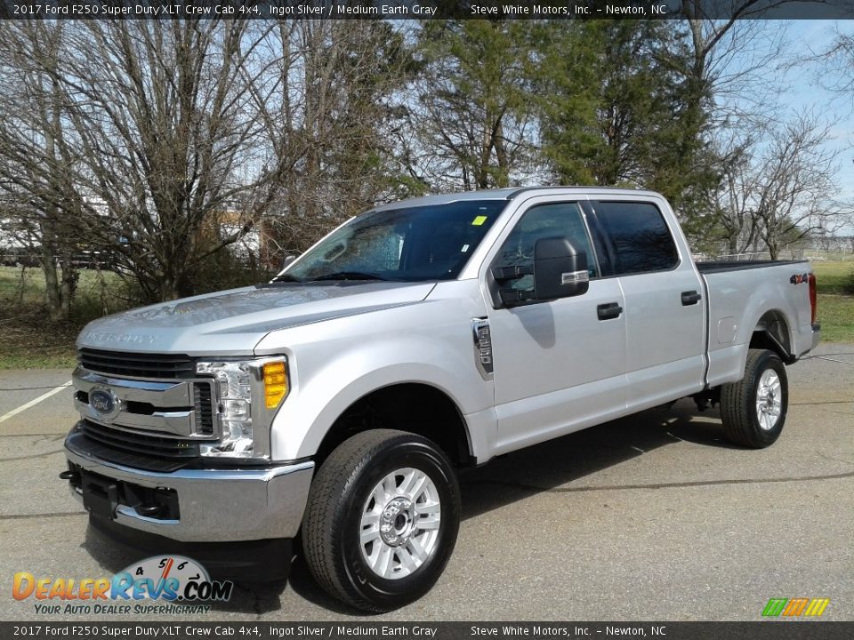 2017 Ford F250 Super Duty XLT Crew Cab 4x4 Ingot Silver / Medium Earth Gray Photo #2