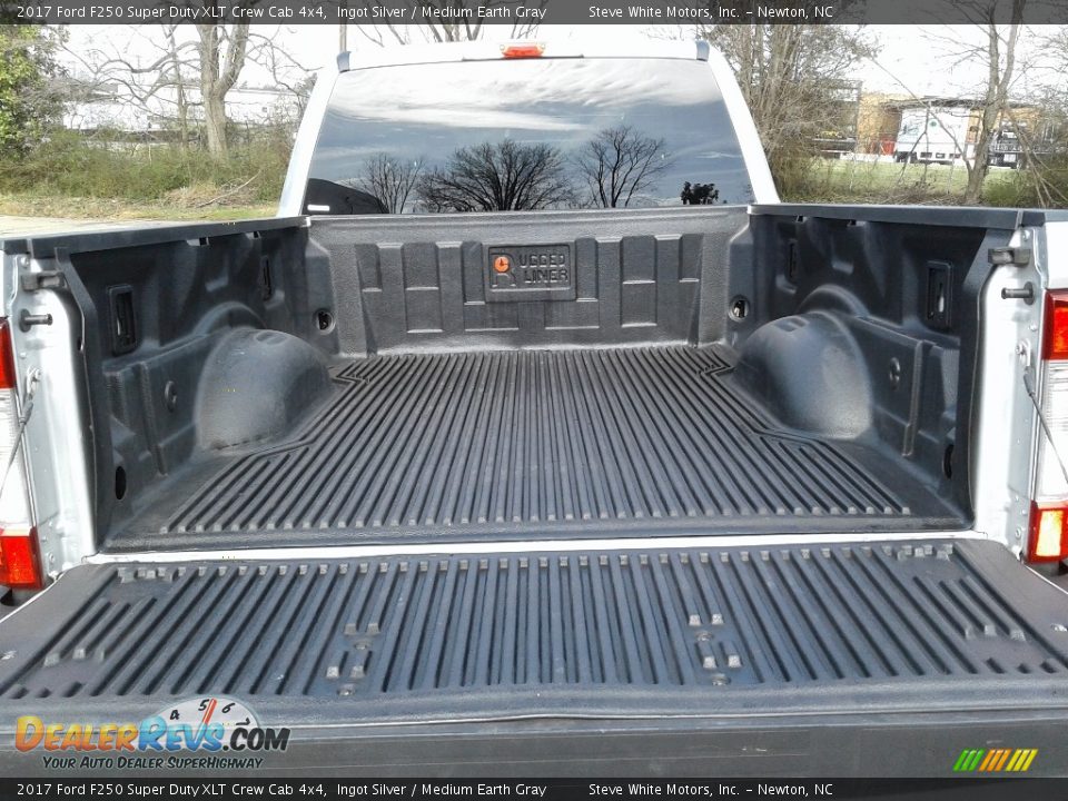 2017 Ford F250 Super Duty XLT Crew Cab 4x4 Ingot Silver / Medium Earth Gray Photo #13