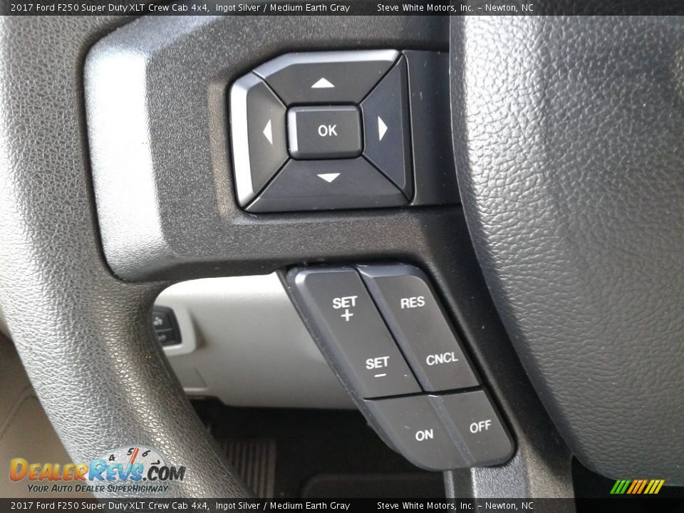 2017 Ford F250 Super Duty XLT Crew Cab 4x4 Ingot Silver / Medium Earth Gray Photo #16