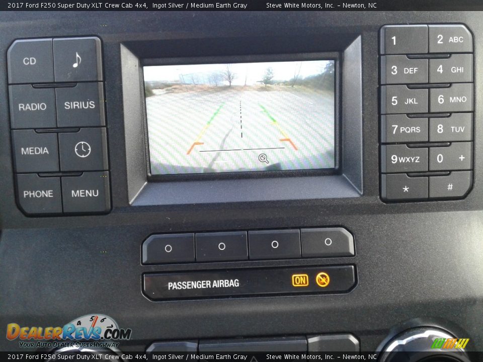 2017 Ford F250 Super Duty XLT Crew Cab 4x4 Ingot Silver / Medium Earth Gray Photo #23