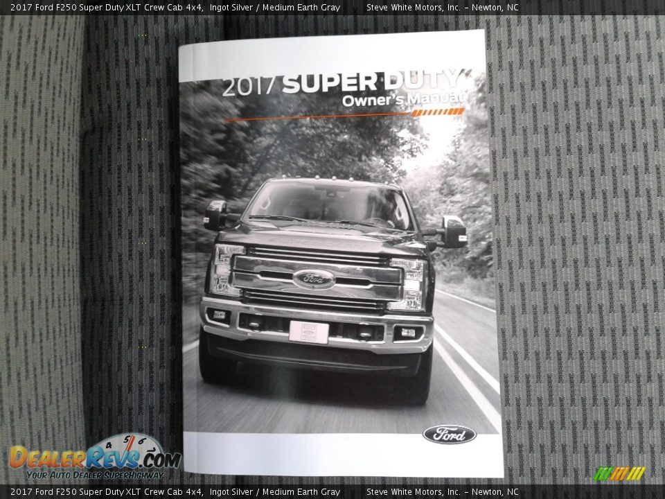 2017 Ford F250 Super Duty XLT Crew Cab 4x4 Ingot Silver / Medium Earth Gray Photo #31