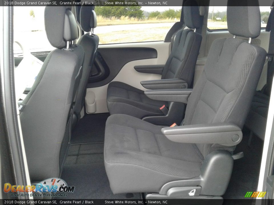 2018 Dodge Grand Caravan SE Granite Pearl / Black Photo #11