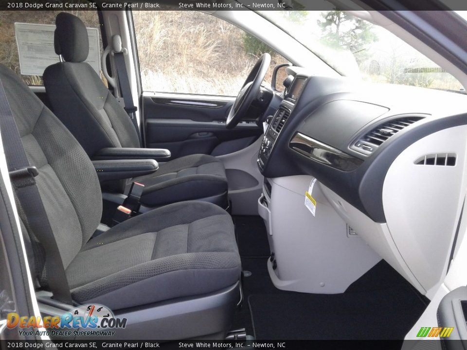 2018 Dodge Grand Caravan SE Granite Pearl / Black Photo #17