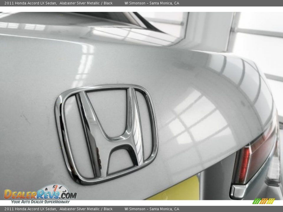 2011 Honda Accord LX Sedan Alabaster Silver Metallic / Black Photo #26