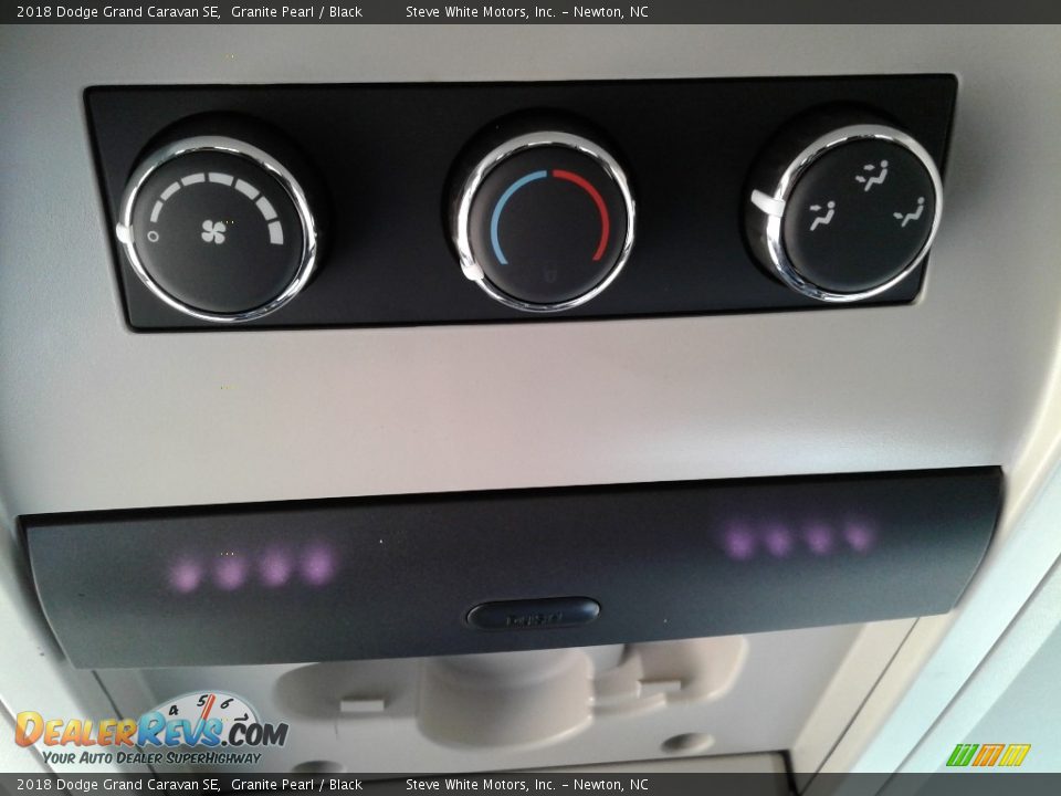 2018 Dodge Grand Caravan SE Granite Pearl / Black Photo #31