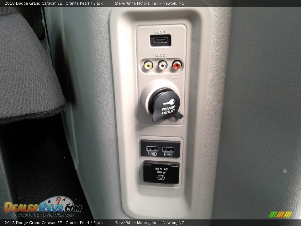 2018 Dodge Grand Caravan SE Granite Pearl / Black Photo #32