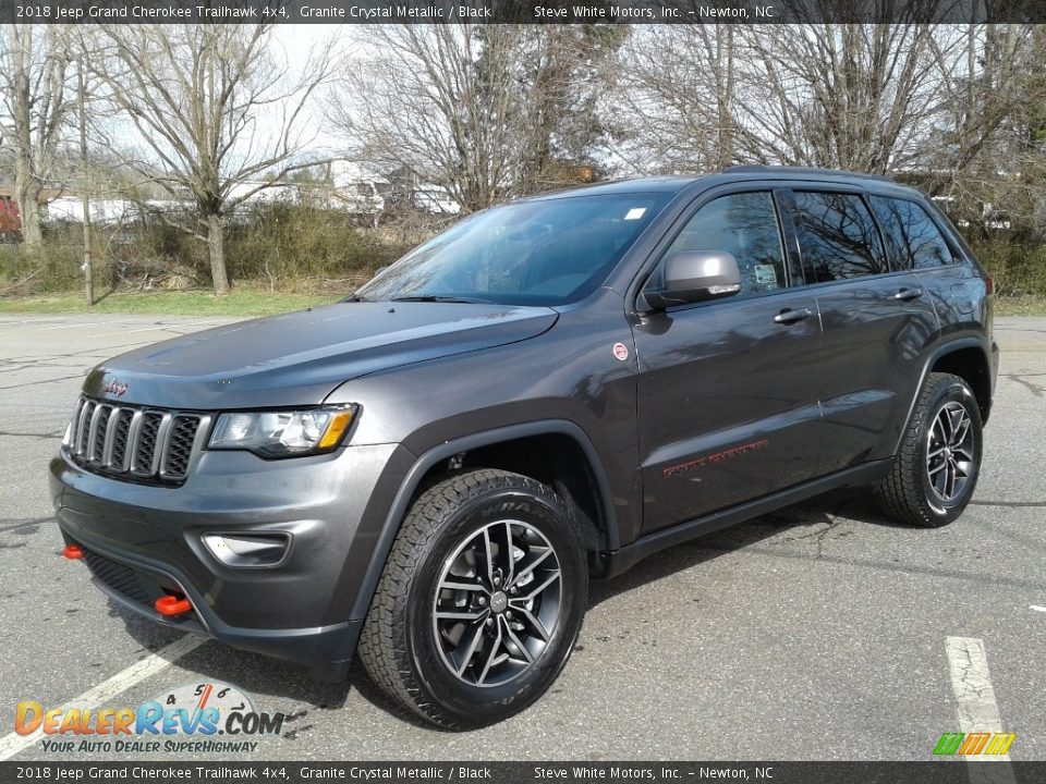 Front 3/4 View of 2018 Jeep Grand Cherokee Trailhawk 4x4 Photo #2