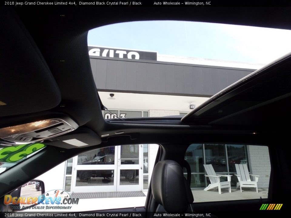 2018 Jeep Grand Cherokee Limited 4x4 Diamond Black Crystal Pearl / Black Photo #11