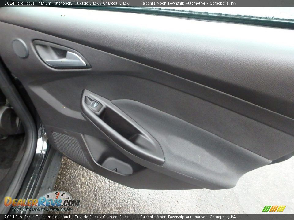 2014 Ford Focus Titanium Hatchback Tuxedo Black / Charcoal Black Photo #15