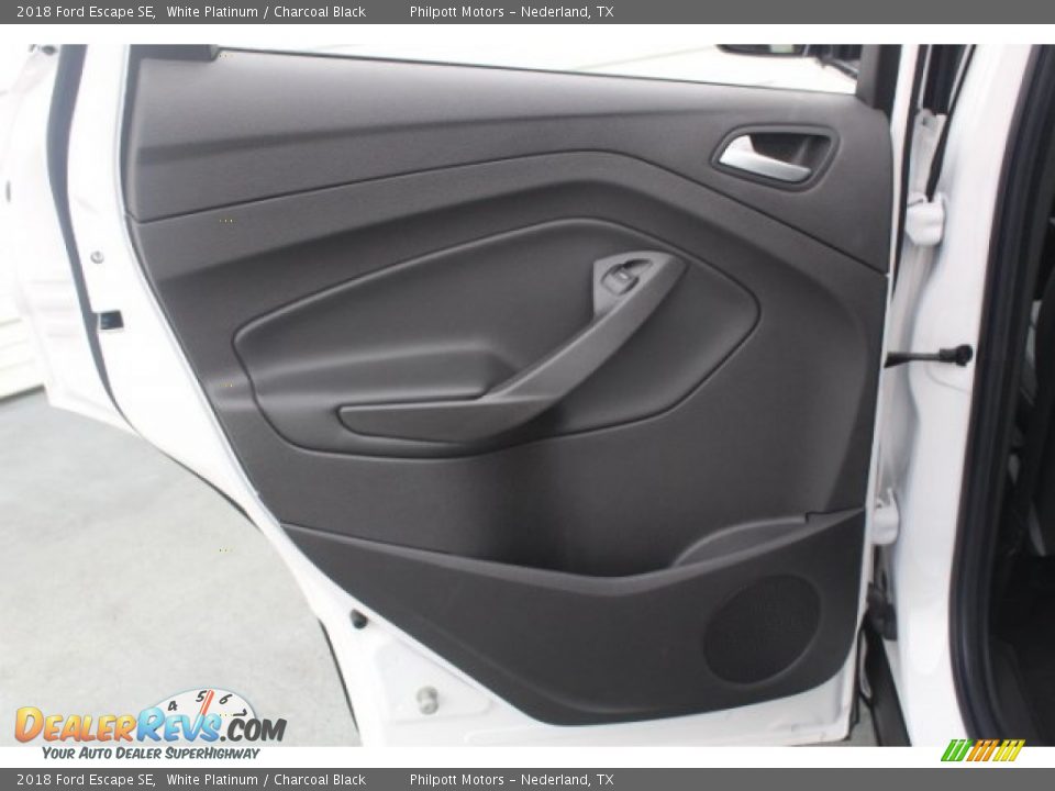 2018 Ford Escape SE White Platinum / Charcoal Black Photo #22