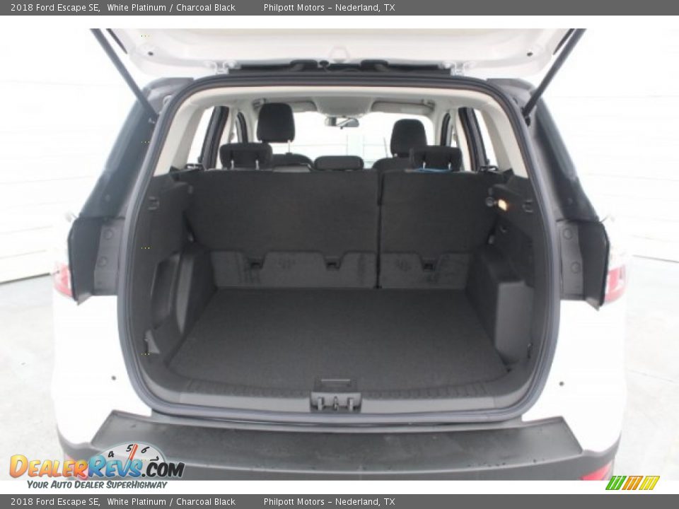 2018 Ford Escape SE White Platinum / Charcoal Black Photo #26