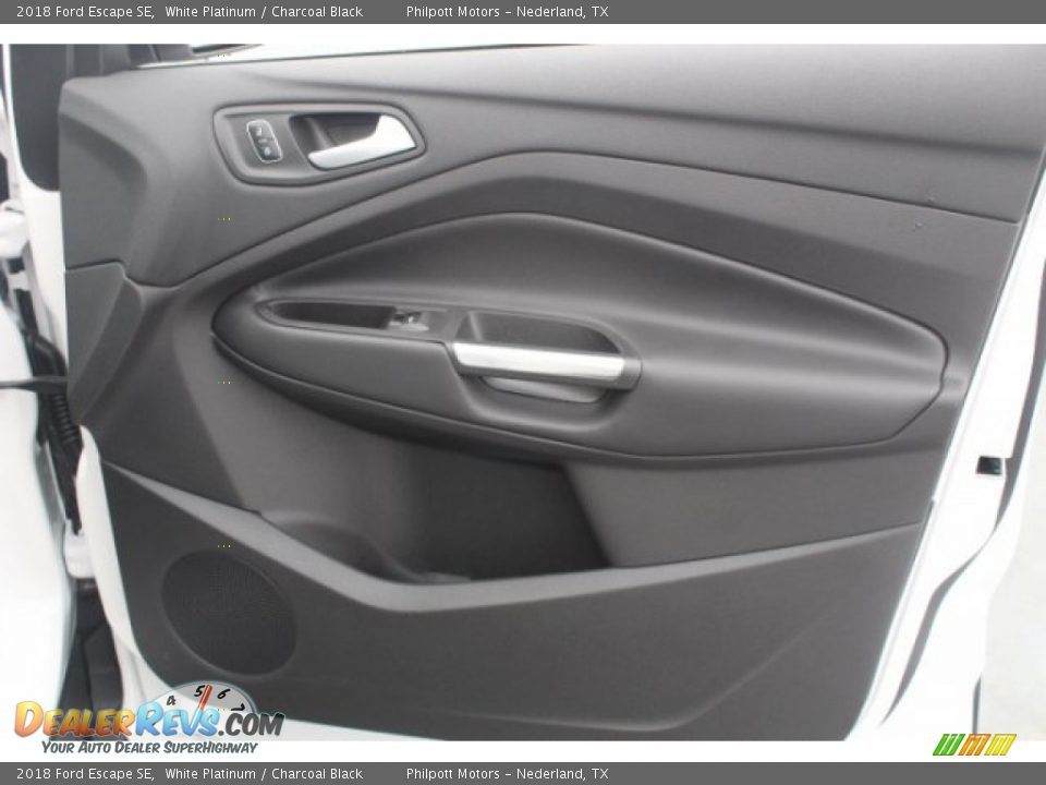 2018 Ford Escape SE White Platinum / Charcoal Black Photo #29