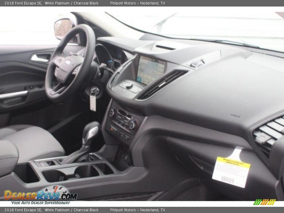 2018 Ford Escape SE White Platinum / Charcoal Black Photo #30