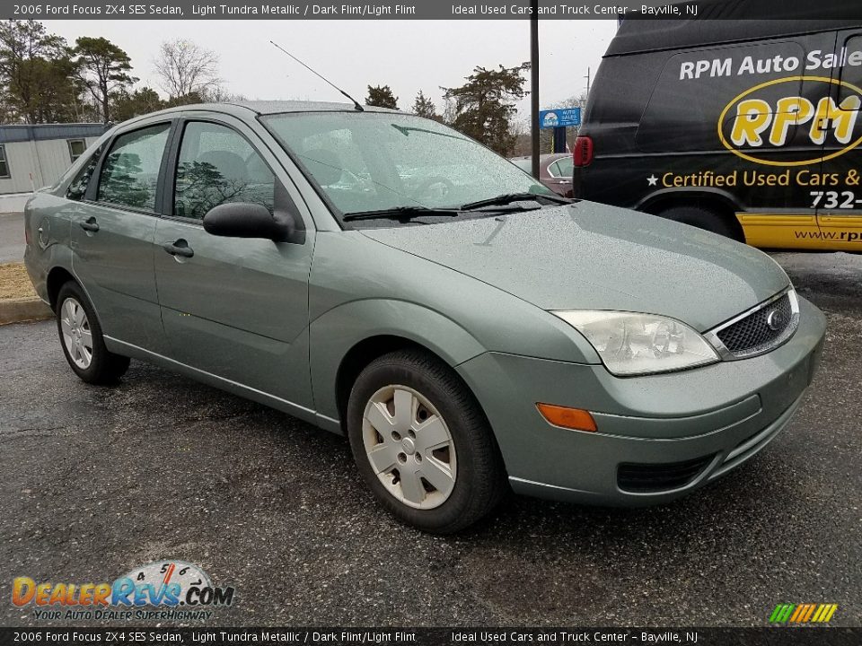 2006 Ford Focus ZX4 SES Sedan Light Tundra Metallic / Dark Flint/Light Flint Photo #1