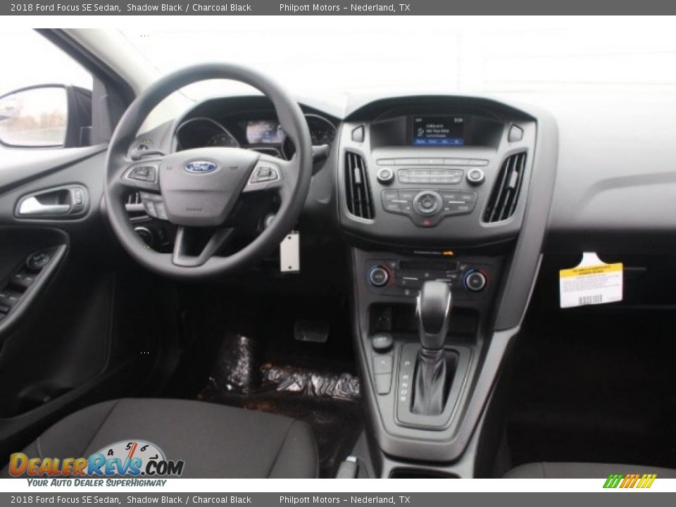 2018 Ford Focus SE Sedan Shadow Black / Charcoal Black Photo #24