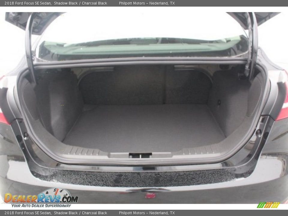 2018 Ford Focus SE Sedan Shadow Black / Charcoal Black Photo #26