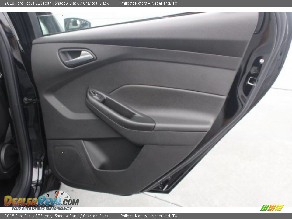 2018 Ford Focus SE Sedan Shadow Black / Charcoal Black Photo #27