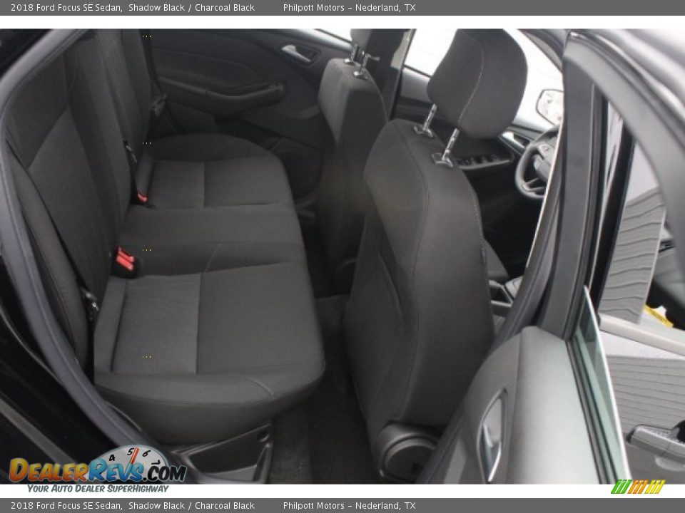 2018 Ford Focus SE Sedan Shadow Black / Charcoal Black Photo #28