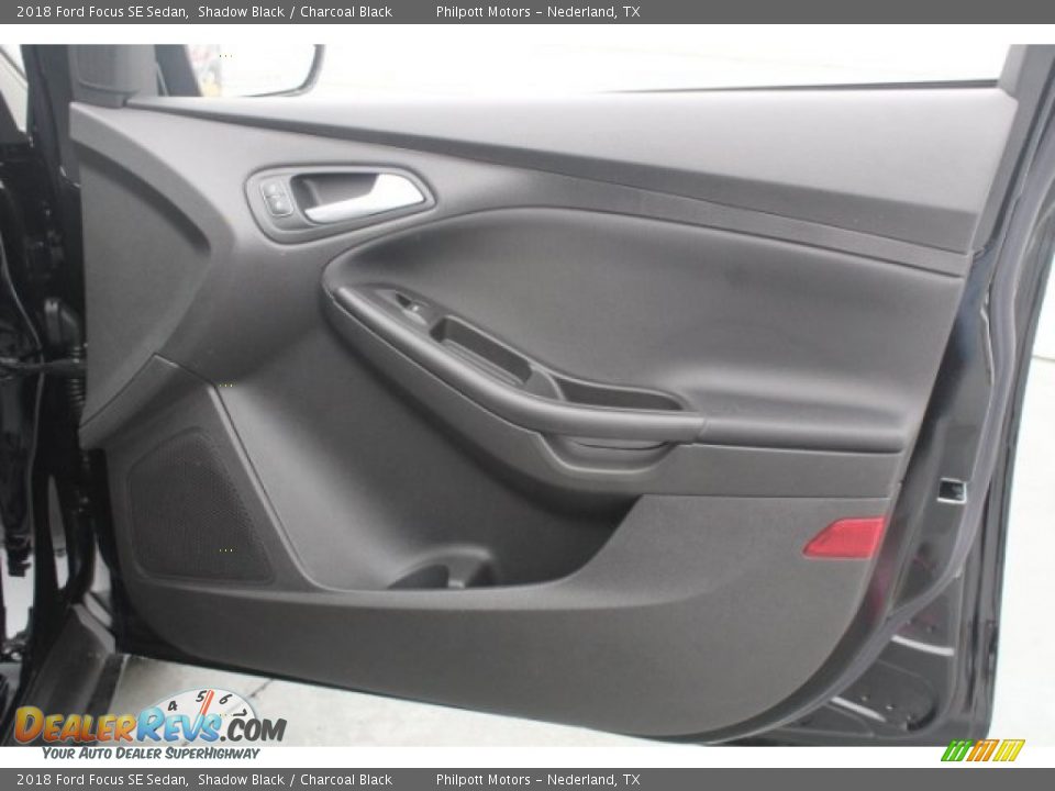 2018 Ford Focus SE Sedan Shadow Black / Charcoal Black Photo #29