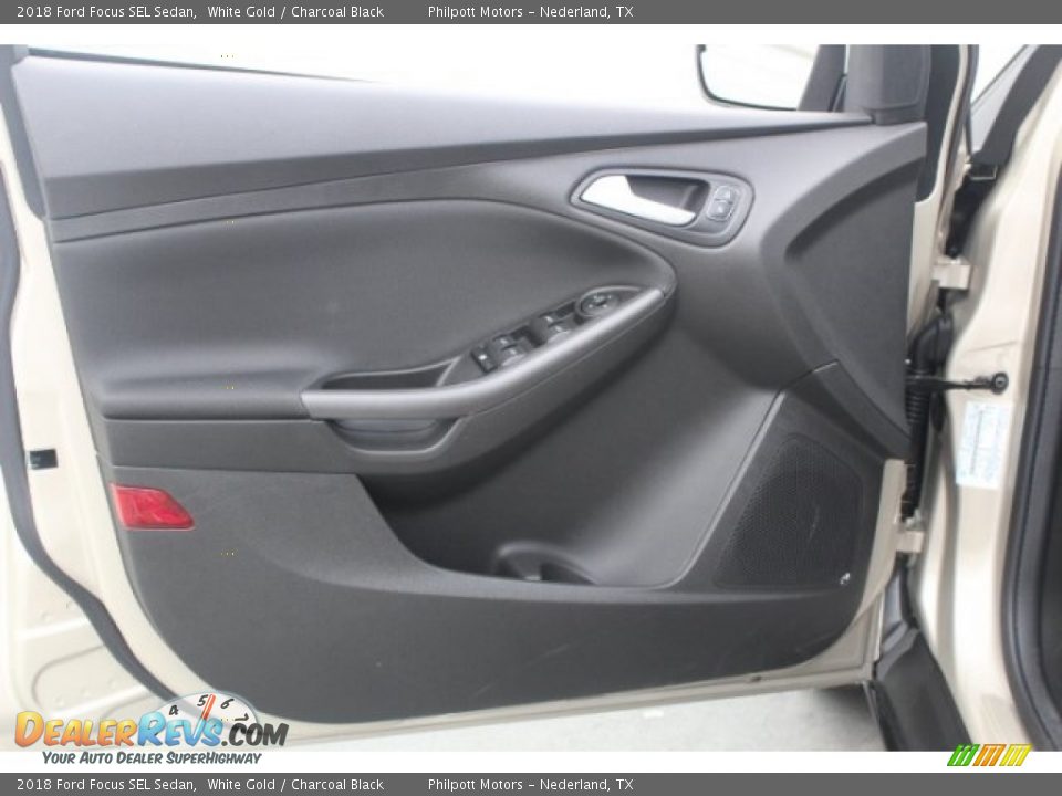 2018 Ford Focus SEL Sedan White Gold / Charcoal Black Photo #11