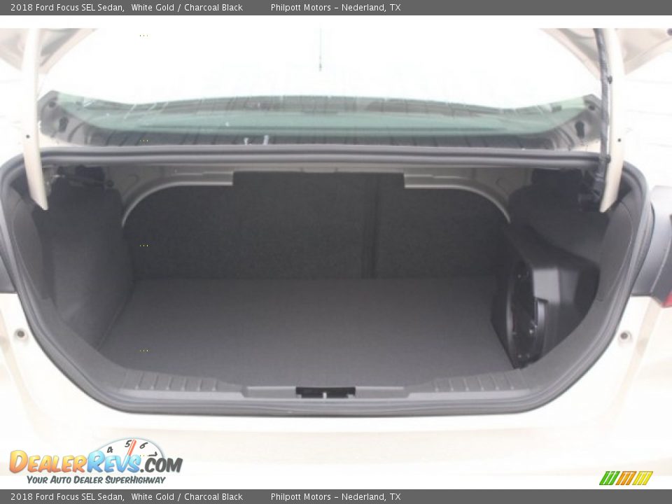 2018 Ford Focus SEL Sedan White Gold / Charcoal Black Photo #25