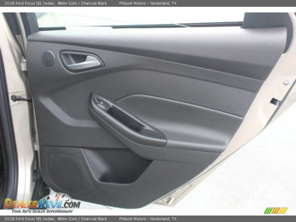2018 Ford Focus SEL Sedan White Gold / Charcoal Black Photo #26