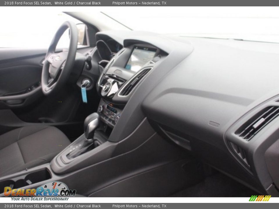 2018 Ford Focus SEL Sedan White Gold / Charcoal Black Photo #29